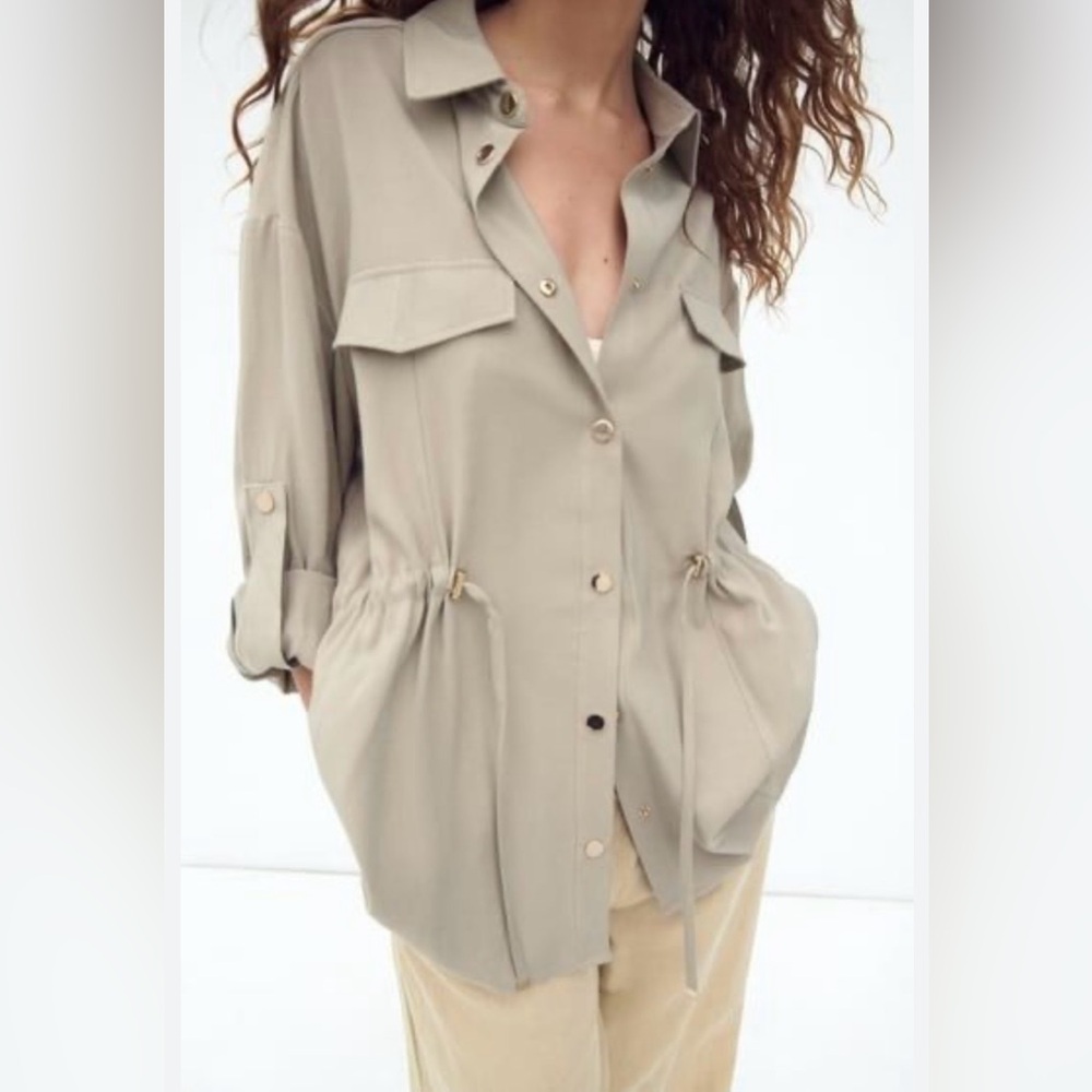 Zara tan shirt drawstring waist, snap-button closure and roll-up sleeve
Sz S